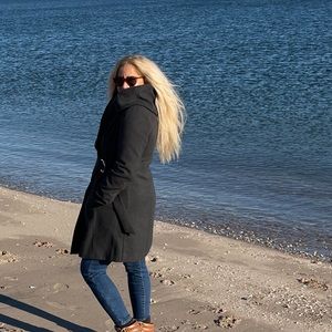 Meet your Posher, Albertina